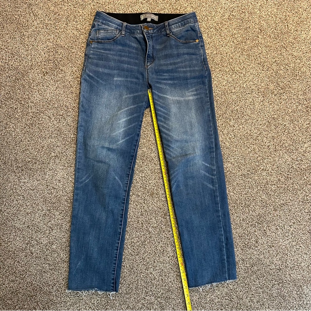 Wit & Wisdom 'Ab'Solution Raw Hem Slim Straight Jeans - Size 6 - Medium Wash - Picture 7 of 8